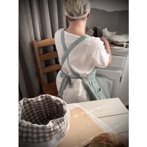 Lniany fartuszek miętowy długi w stylu retro